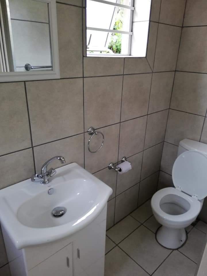 To Let 1 Bedroom Property for Rent in Selborne Eastern Cape